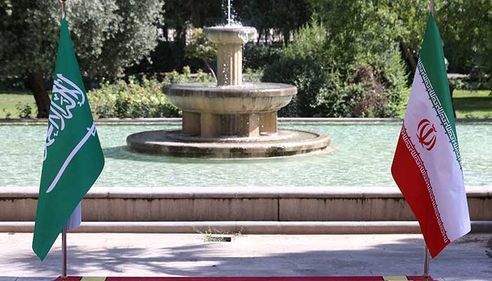 Pemandangan bendera Iran dan Arab Saudi di Teheran, Iran 17 Juni 2023. — Reuters