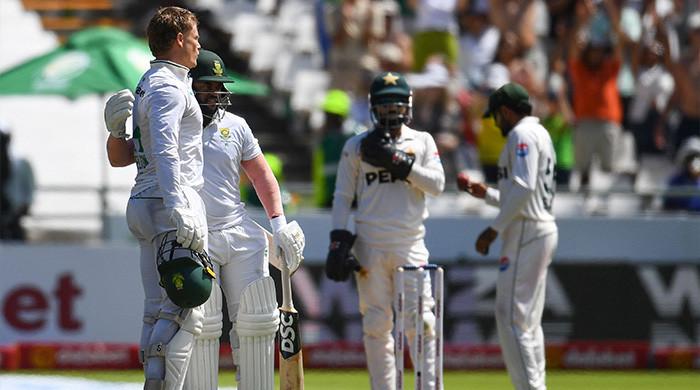 Rickelton’s ton lifts South Africa to 184/3 at tea break  www.geo.tv