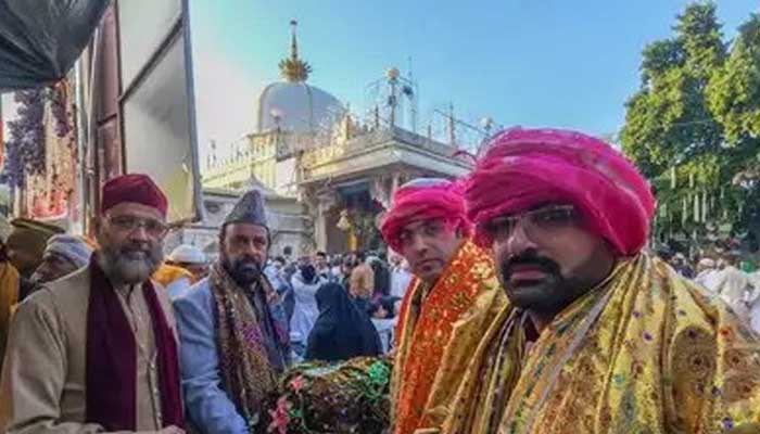 The image shows Pakistani zaireen at shrine of Hazrat Khwaja Syed Moinuddin Hasan Chishti (RA) in Ajmer Sharif, India. — Times of India