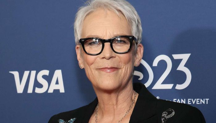 Jamie Lee Curtis recreates iconic scene with Jimmy Fallon