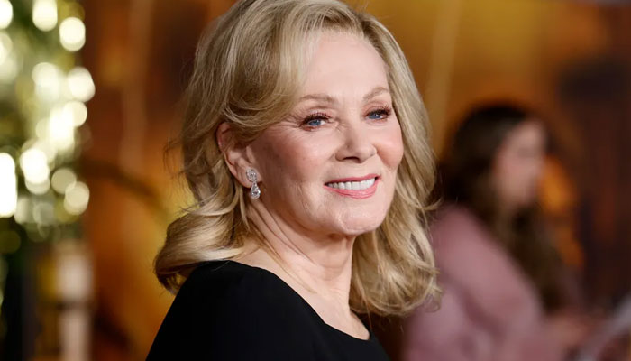 Jean Smart airs plea to TV networks amid L.A. fire