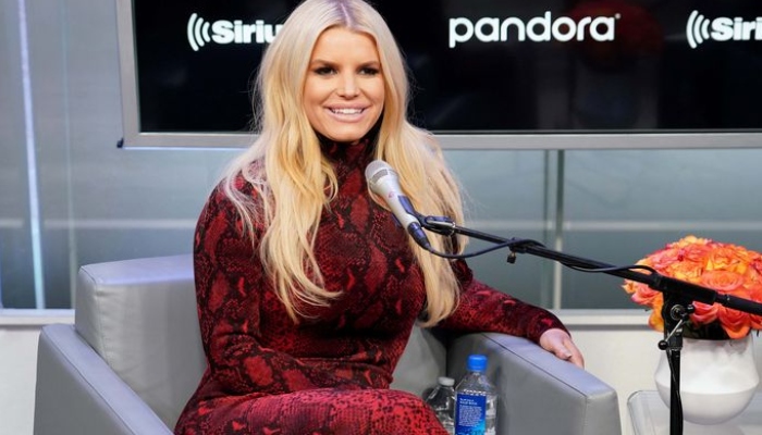 Photo: Jessica Simpson has not been herself lately: Report