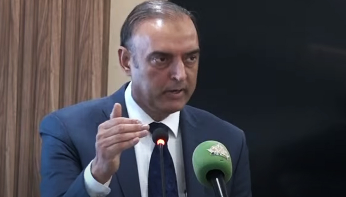 State Bank of Pakistan Governor Jameel Ahmad speaking at an event organized by the Federation of Pakistan Chambers of Commerce and Industry in Karachi on January 9, 2025. — Screenshot/GeoNews