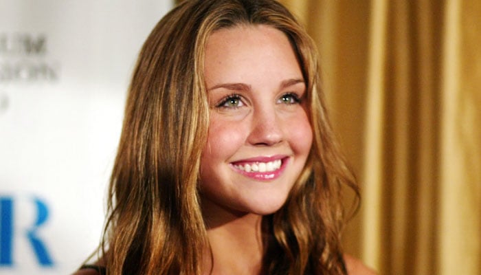 Amanda Bynes spotted with mystery man
