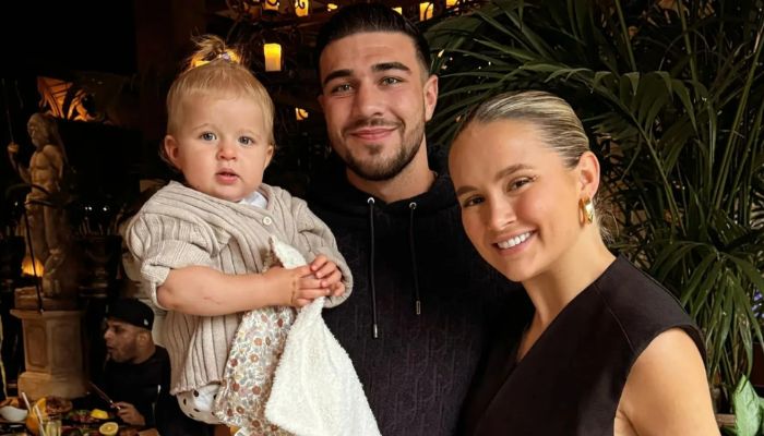 The mother of one ditches makeup for family outing amid Tommy Fury drama