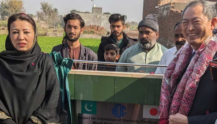 Akamatsu Shuichi, Ambassador of Japan to Pakistan, inaugurates two projects for installation of electricity facilities in district Mandi Bahauddin, Punjab on January 13, 2025. — Embassy of Japan in Islamabad