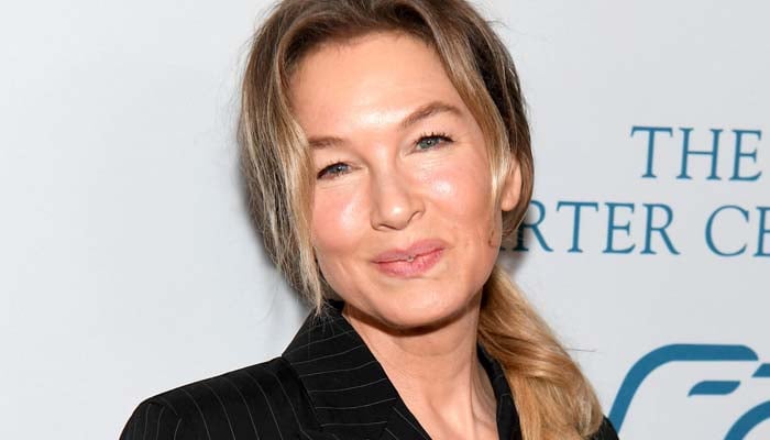 Renee Zellweger recalls major wardrobe malfunction at Oscars