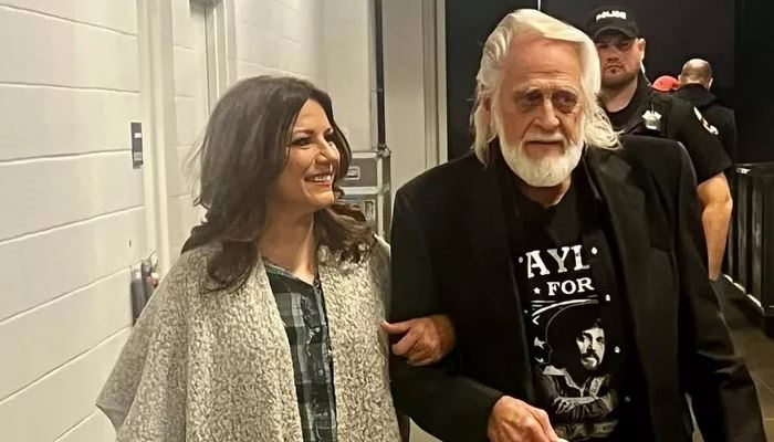 Martina McBride mourns loss of father