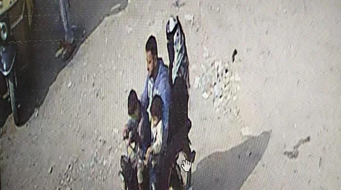 Two Karachi children still missing after six days of abduction