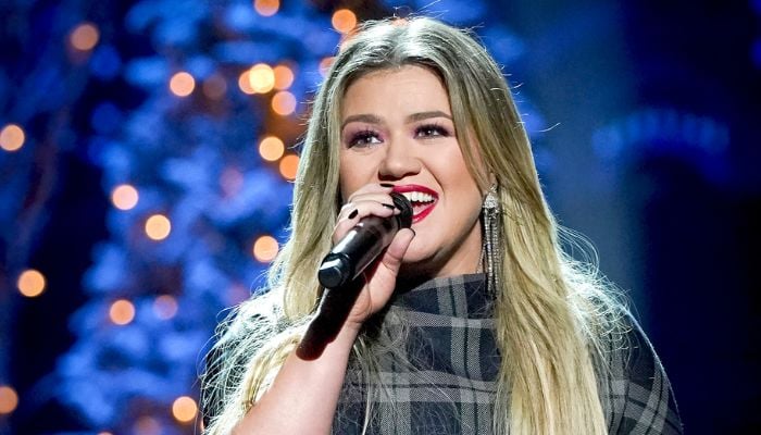Kelly Clarkson drops bombshell about her music career