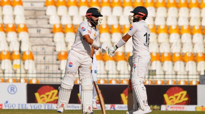 Pakistan all out for 154 after Warrican demolishes home side with four-fer  www.geo.tv
