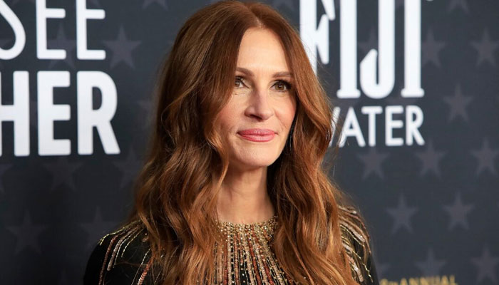 Julia Roberts shares throwback pregnancy snap with sweet note to husband Danny Moder