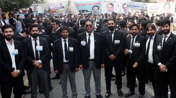 Lawyers to march towards Islamabad on Feb 10 against 26th Constitutional Amendment