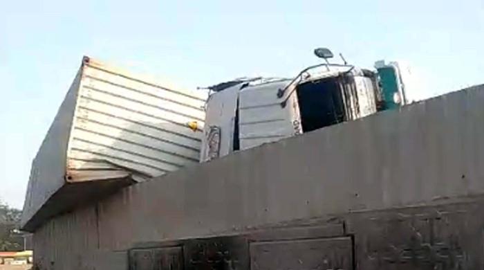 Karachi road crashes leave 108 dead in 45 days Karachi road crashes leave 108 dead in 45 days