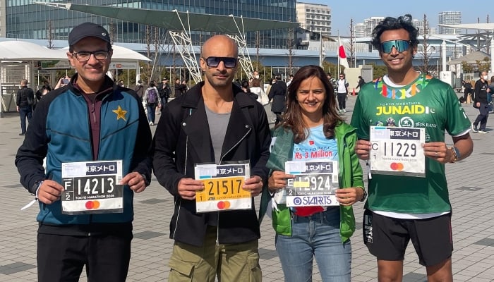 Pakistan participants of Tokyo Marathon 2025 including Geo News Anchor Muhammad Junaid (first right). — Geo News