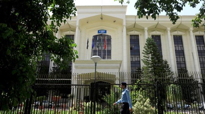 FBR lists over 70 real estate agents for 'dollar transfers to UAE via hundi'