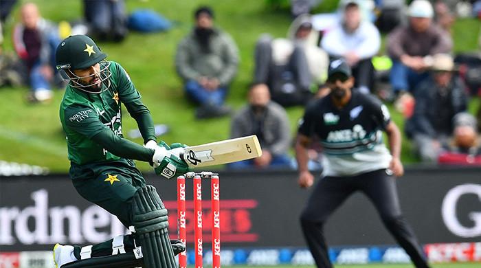 Pakistan struggle again as batting woes continue in rain-hit T20I  www.geo.tv