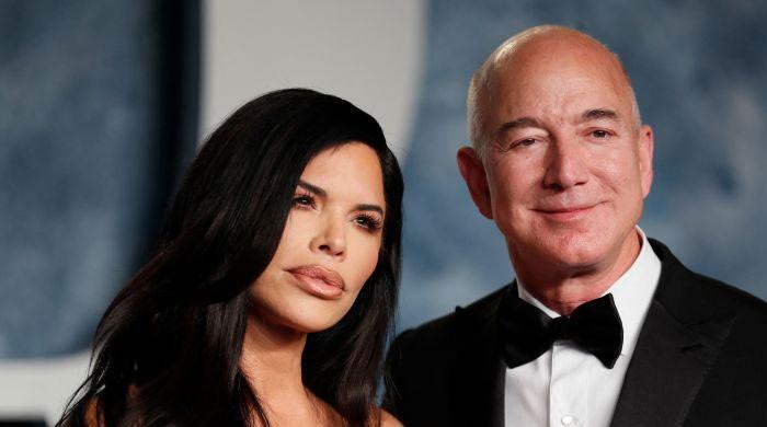 Lauren Sánchez and Jeff Bezos’ wedding invites ready?