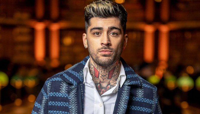 Zayn Malik goes back to One Direction roots