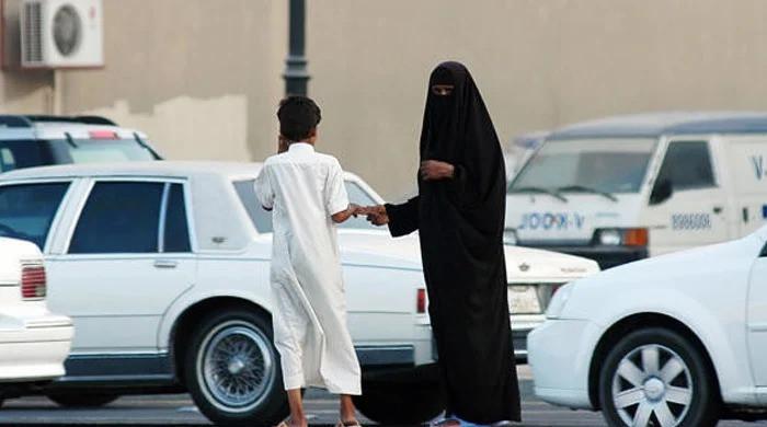 10 Pakistanis, including 5 women, arrested for begging in UAE