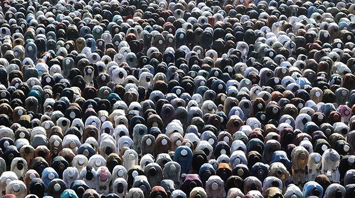 Pakistan marks Eid ul Fitr with prayers for unity, peace, prosperity