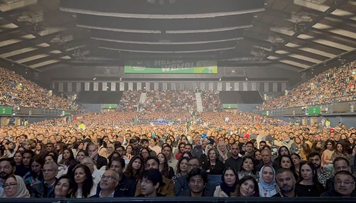 People attend Ustad Rahat Fateh Ali Khans concert at London’s iconic OVO Arena Wembley. — Reporter