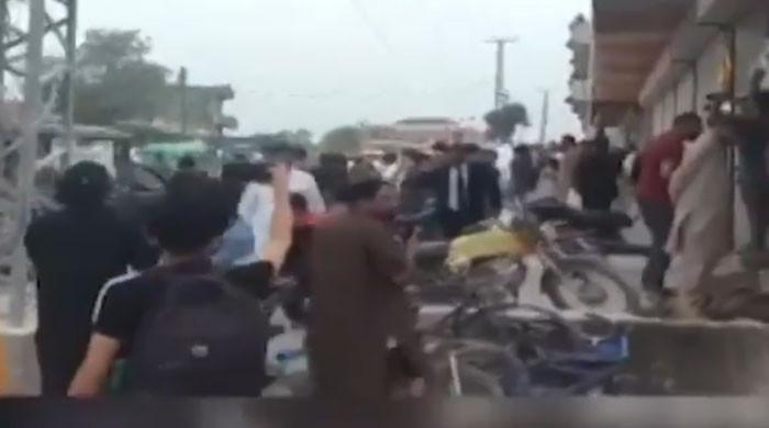 Several arrested as PTI workers, police clash near Adiala jail 