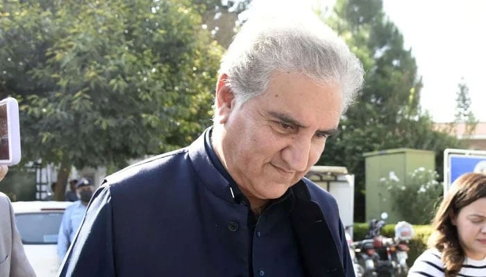 PTIs Shah Mahmood Qureshi leaving ECP office in Islamabad, on October 21, 2022. — Online