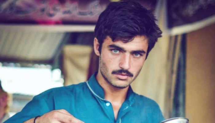 The viral image of Arshad Khan, also known as chaiwala.  — Instagram@arshadchaiwala1