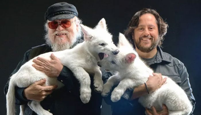 Game of Thrones author reacts to revival of dire wolf