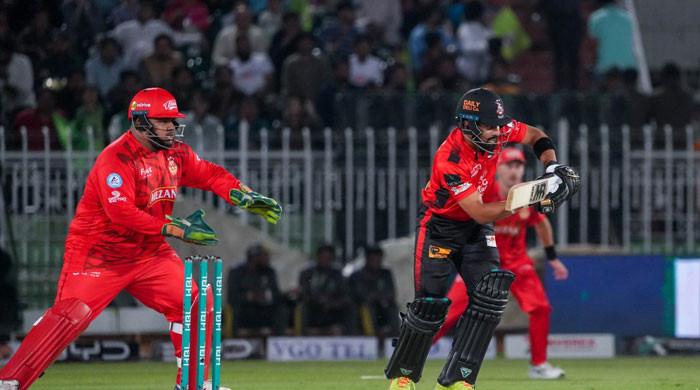 United inflicts 8-wicket defeat on Qalandars  www.geo.tv