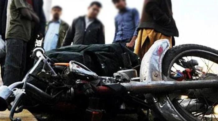 Two friends riding motorbike crushed to death amid unrelenting Karachi road rage