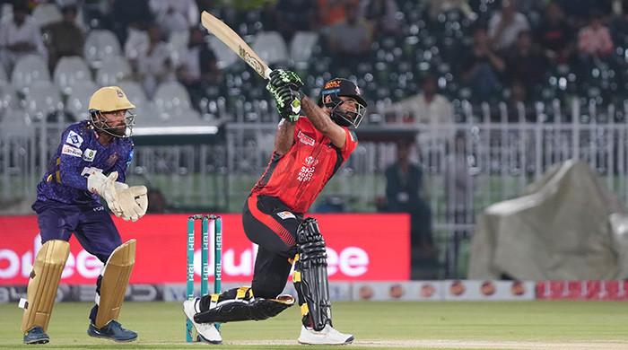 Lahore Qalandars post 220-run target against Quetta Gladiators  www.geo.tv