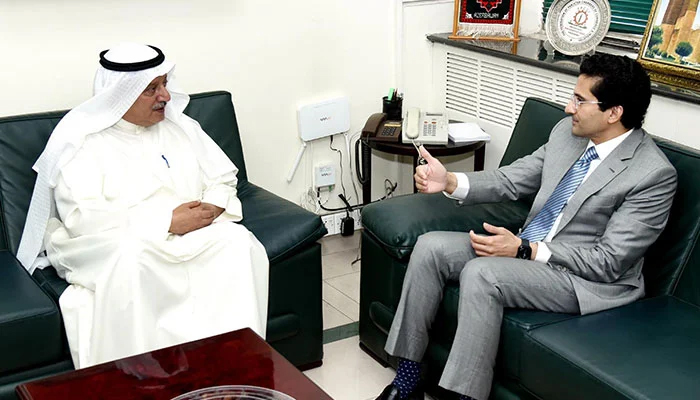 Federal Minister for Petroleum Ali Pervaiz Malik (right) meets Ambassador of Kuwait Nassar Abdulrahman Almutairi in Islamabad on April 16, 2025. — PID