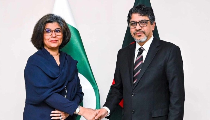 Pakistan Foreign Secretary Amna Baloch meets Bangladesh Foreign Secretary Jashim Uddin. — Bangladesh Foreign Ministry/File