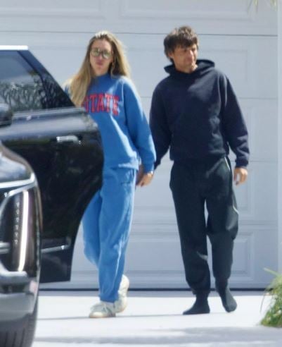 Zara McDermott, Louis Tomlinson pack on casual PDA