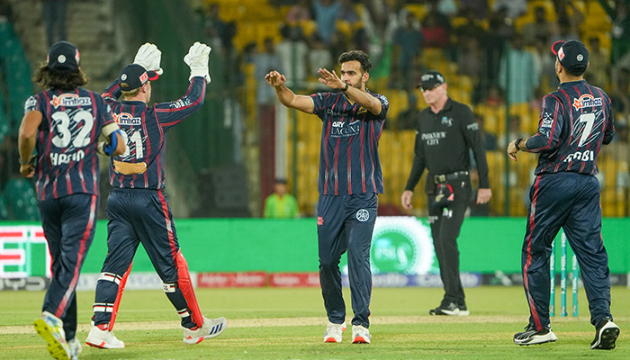 Karachi Kings players celebrate a wicket during the PSL 10 match against Peshawar Zalmi at National Bank Stadium, Karachi, on April 21, 2025. — PCB