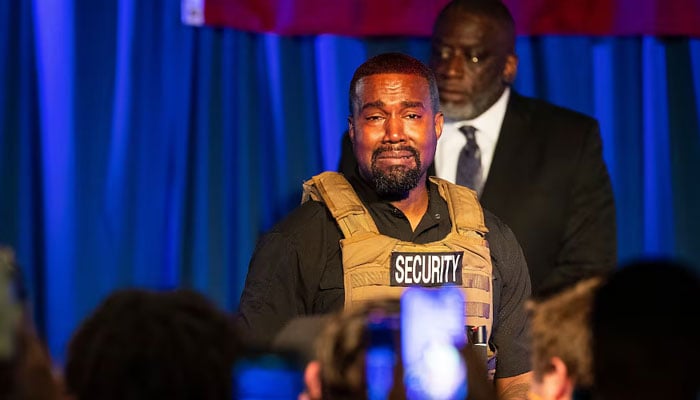 Kanye West calls fellow celebrities for help