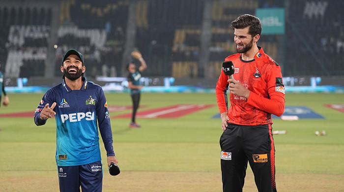Multan Sultans win toss, elect to bat against Lahore Qalandars  www.geo.tv