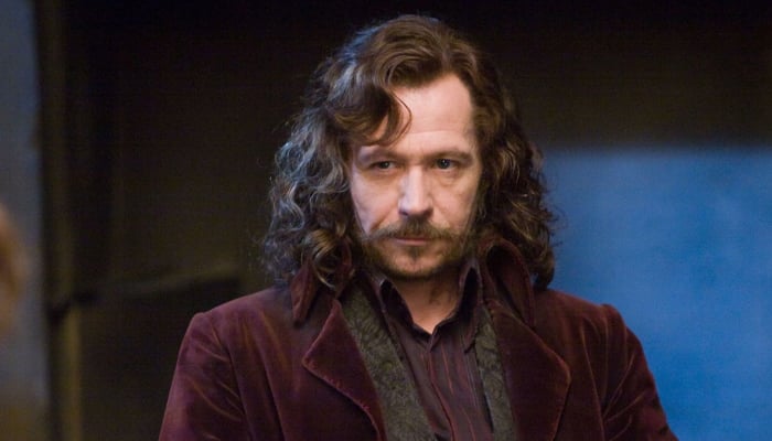 Gary Oldman takes the acting stage 37 years later