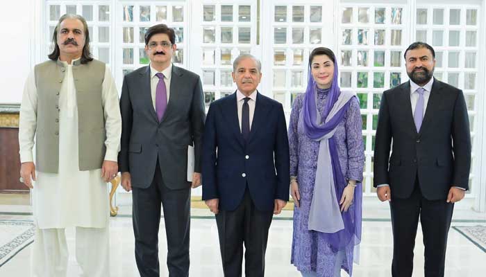 Prime Minister Shehbaz Sharif (Centre) pictured with chief executives of all four provinces at Prime Ministers Office, Islamabad, April 28, 2025. — PTV