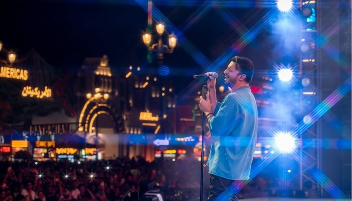 Atif Aslam performs in Dubai to a mixed crowd of Pakistani and Indian fans. — Reporter