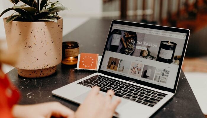 An Apt F retailer goes wholesale shopping on the Faire platform that connects small brands with small retailers in this picture taken in Austin, US, August 2019. — Reuters