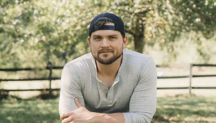 Country icon Brandon Davis welcomes twin girls with wife destiny