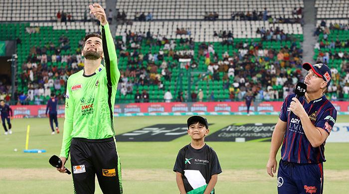 Karachi Kings win toss, opt to bowl first against Lahore Qalandars  www.geo.tv