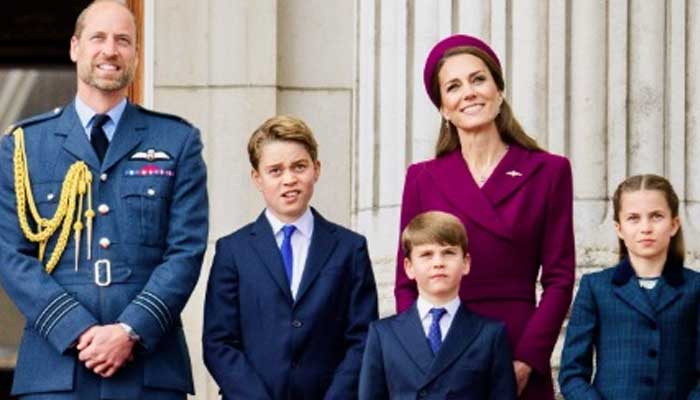 Prince William and Kate appear on Buckingham Palace balcony with children