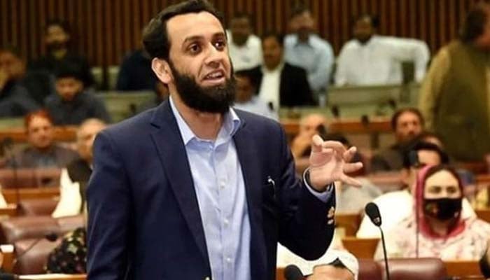 Federal Information Minister Atta Tarar speaks during a National Assembly session. —APP/File
