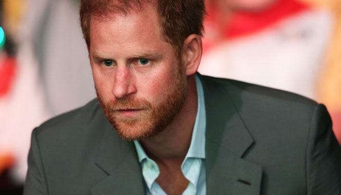 Prince Harry warned hes turning treacherous towards family