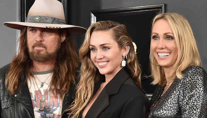 Miley Cyrus sets the record straight on ties with parents
