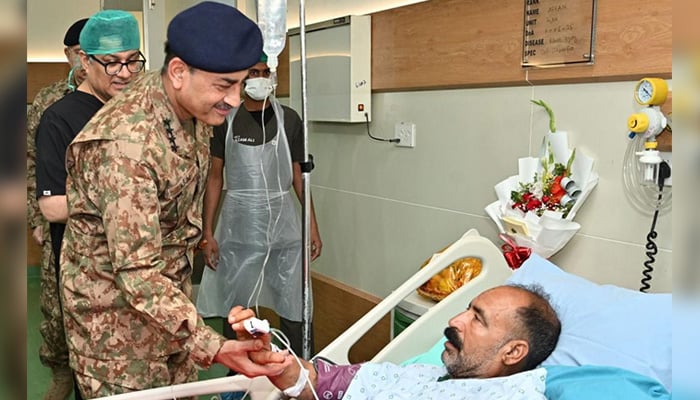COAS General Syed Asim Munir inquire after the well-being of wounded soldiers and civilians at CMH Rawalpindi on May 12, 2025. — ISPR